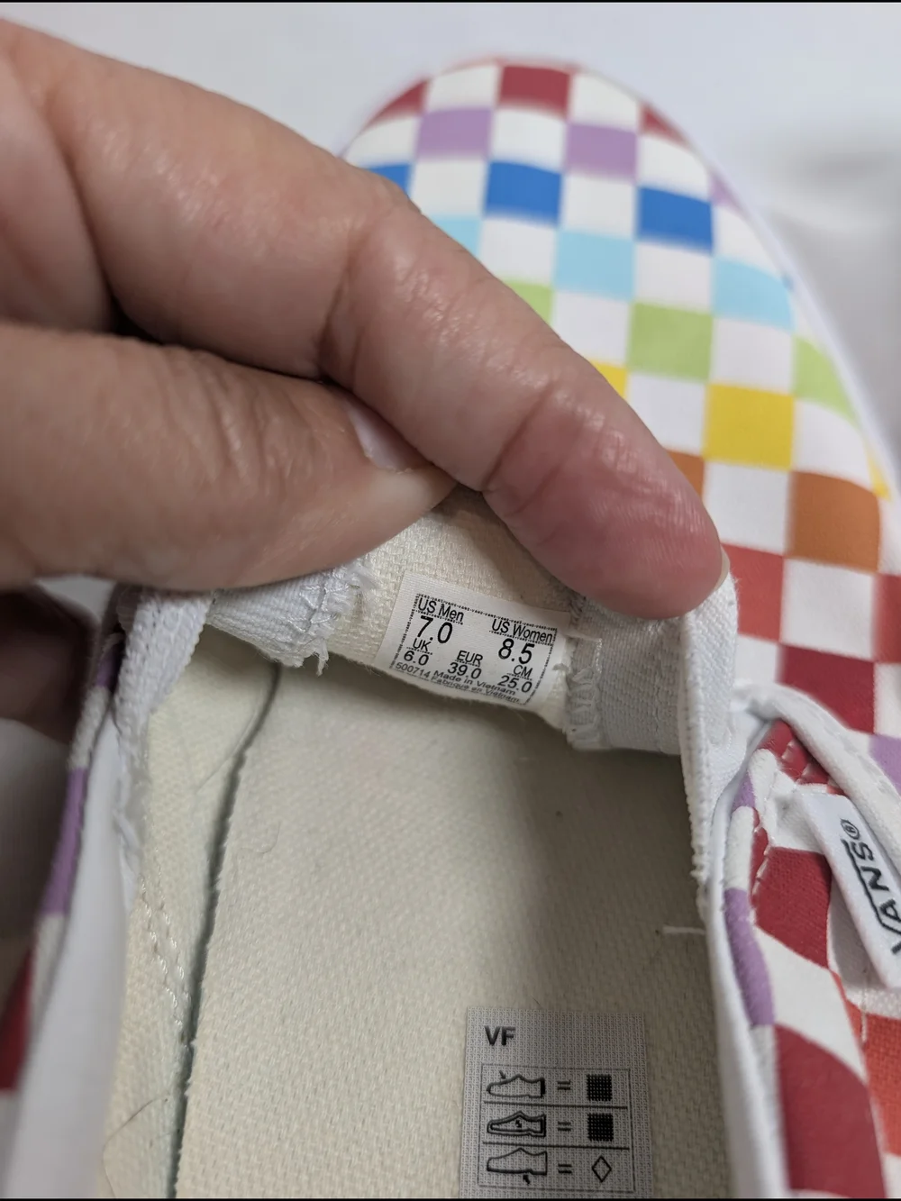 Vans Classic Slip-On Rainbow Checkerboard Sneakers Men's Size 7
